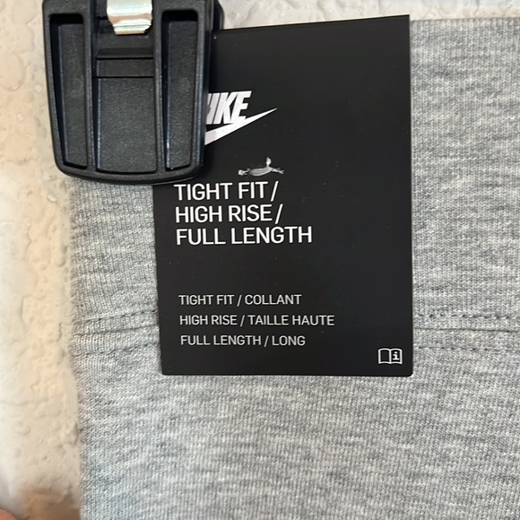 Nike Gray High-Waisted Graphic Leggings Xs - Picture 9 of 9